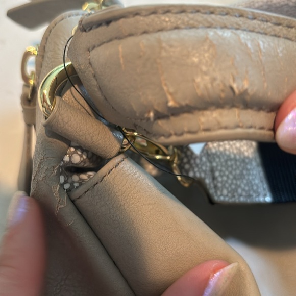 Kenneth Cole reaction nwt damaged messenger bag, gray PVC shoulder strap handle - Picture 8 of 16